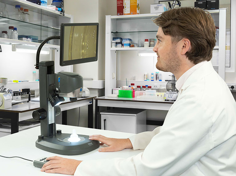 VE-Cam-digital-microscope-with-mini-monitor-768x572-1.jpg